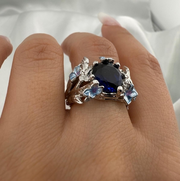 Classic Silver and Blue Floral Ring - Picture 7 of 8